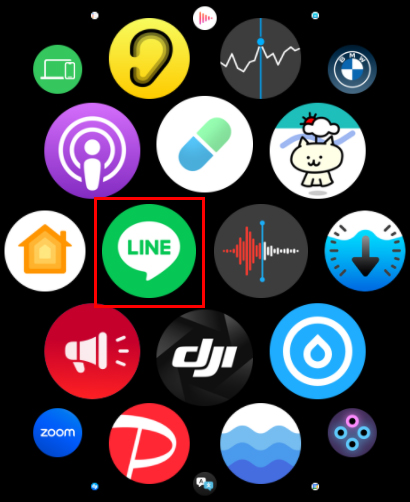 『Apple Watch』の『Digital Crown』ボタン(回るボタン)を押し、『LINE』のアイコンをタップします。