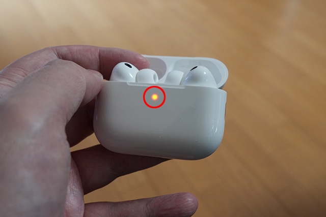 オレンジ点滅から白点滅へ切り替わるステータスLEDのアップ